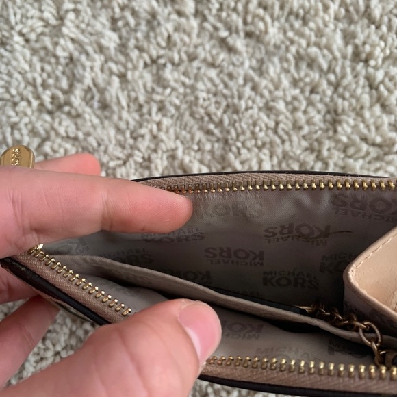Michael KORS Wallet - Picture 5 of 7